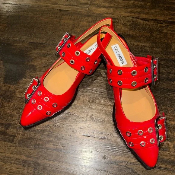 Steve Madden Red Patent Buckle Flats - Picture 3 of 10